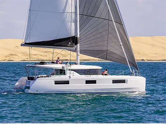 Lagoon 46 in Seget Donji / Marina Baotić - image 1