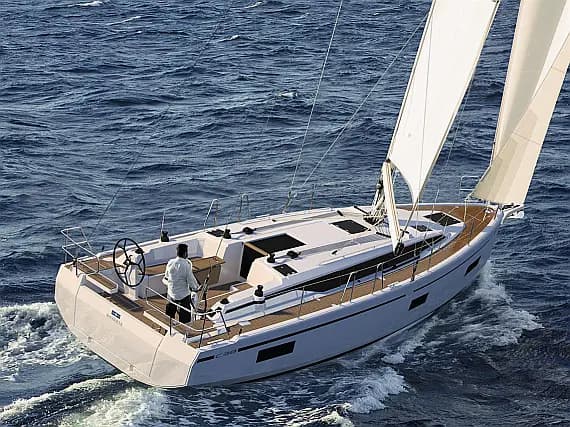 Bavaria 39 Cruiser in Lefkada / D-Marin Marina Lefkas - image 1