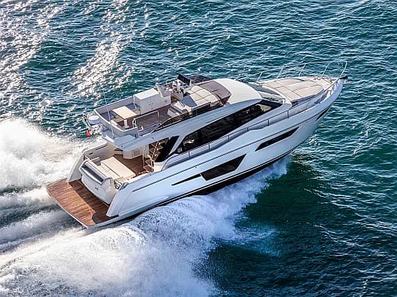 Ferretti 500 in Podstrana / Marina Lav - image 1