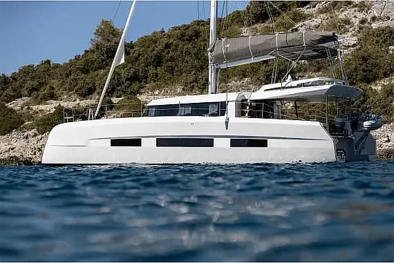 Dufour Catamaran 48 in Salerno / Marina d'Arechi - image 1