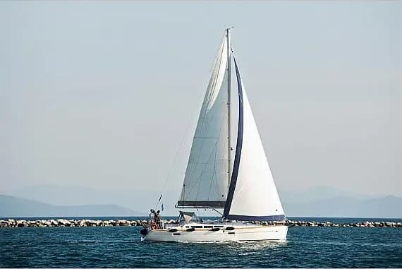 Sun Odyssey 42 i in Volos / Port of Volos - image 1