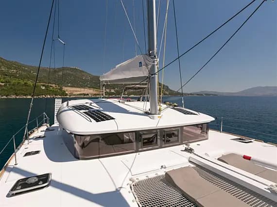 Lagoon 400 S2 in Palairos / Marina Paleros - image 1