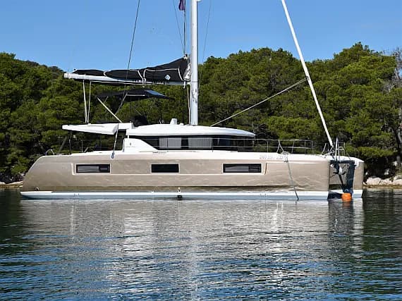 Lagoon 46 in Sukošan / D-Marin Dalmacija Marina - image 1