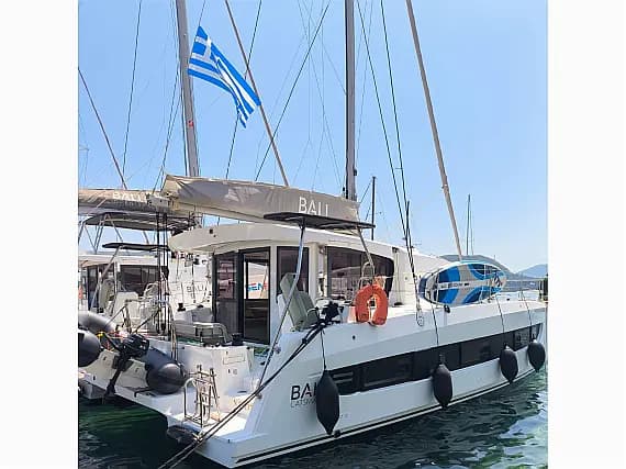 Bali Catsmart in Lefkada / Marina Perigiali - image 1
