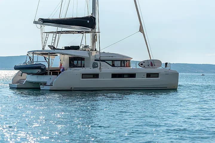 Lagoon 50 in Kaštel Gomilica / Marina Kaštela - image 1