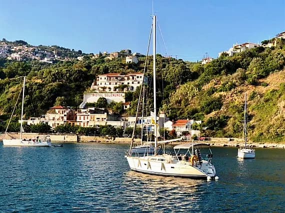 Sun Odyssey 33 in Volos / Port of Volos - image 1