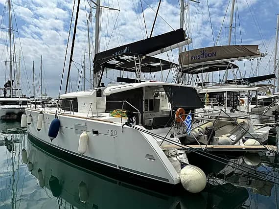 Lagoon 450 Fly in Athens / Alimos Marina - image 1