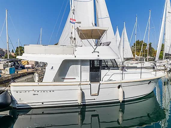 Swift Trawler 34 Fly in Zadar / Marina Zadar - image 1