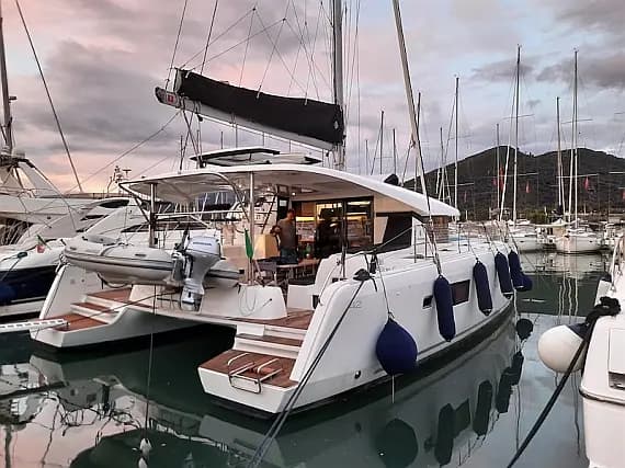 Lagoon 42 in Sardinia / Portisco / Cala dei Sardi - image 1