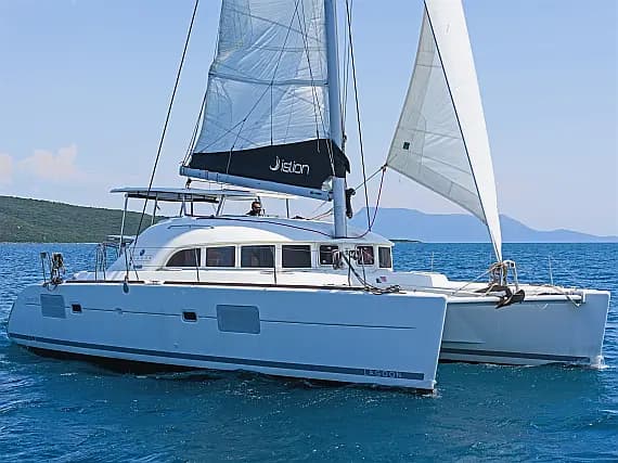 Lagoon 380 in Kavala Marina - image 1