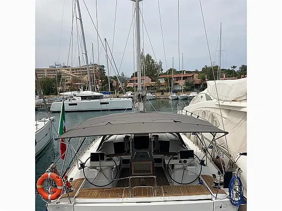 Dufour 520 Grand Large in Sicily / Furnari / Marina Portorosa - image 1