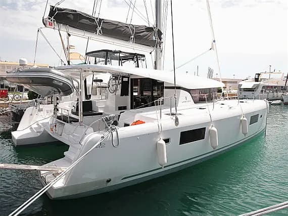 Lagoon 42 in Sukošan / D-Marin Dalmacija Marina - image 1