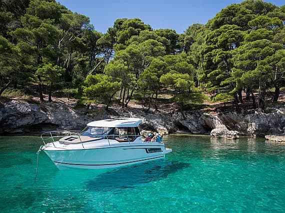 Merry Fisher 795 in Trogir / SCT Marina Trogir - image 1