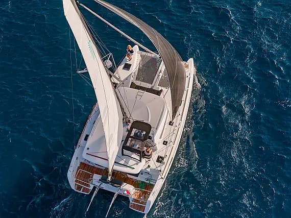 Lagoon 40 in Skopelos / Loutraki Harbour - image 1