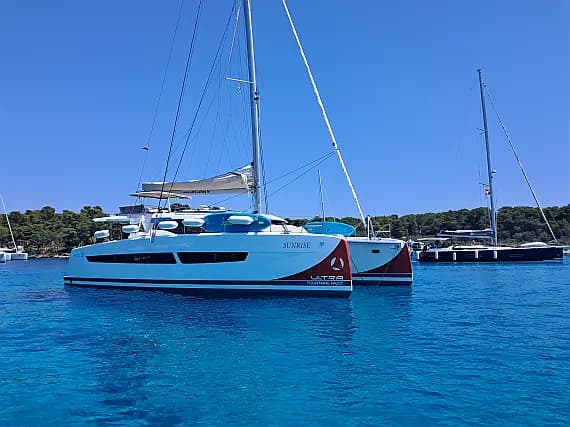 Aura 51 in Seget Donji / Marina Baotić - image 1