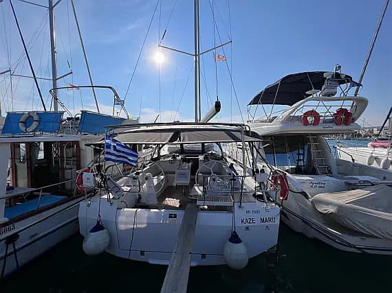 Bavaria C42 in Volos / Port of Volos - image 1