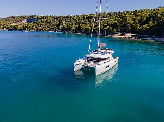 Lagoon 42 in Kaštel Gomilica / Marina Kaštela - image 1
