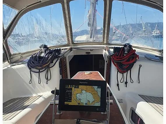 Oceanis 40 in Volos / Port of Volos - image 1