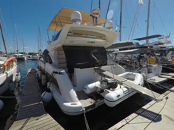 Azimut 47 in Šibenik / D-Marin Marina Mandalina - image 1