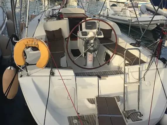 Sun Odyssey 33i in Corfu / Gouvia / D-Marin Marina Gouvia - image 1