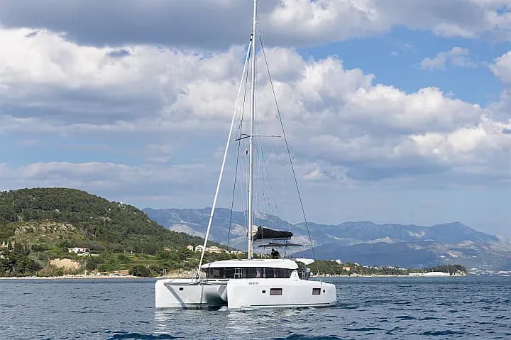 Lagoon 42 in Split / Port of Split / West Harbour - image 1